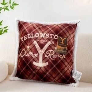 NWT Yellowstone Silk Touch Pillow With Sherpa Back, 22" x 22